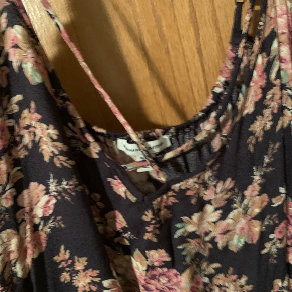AEO Floral Romper - Picture 4 of 5